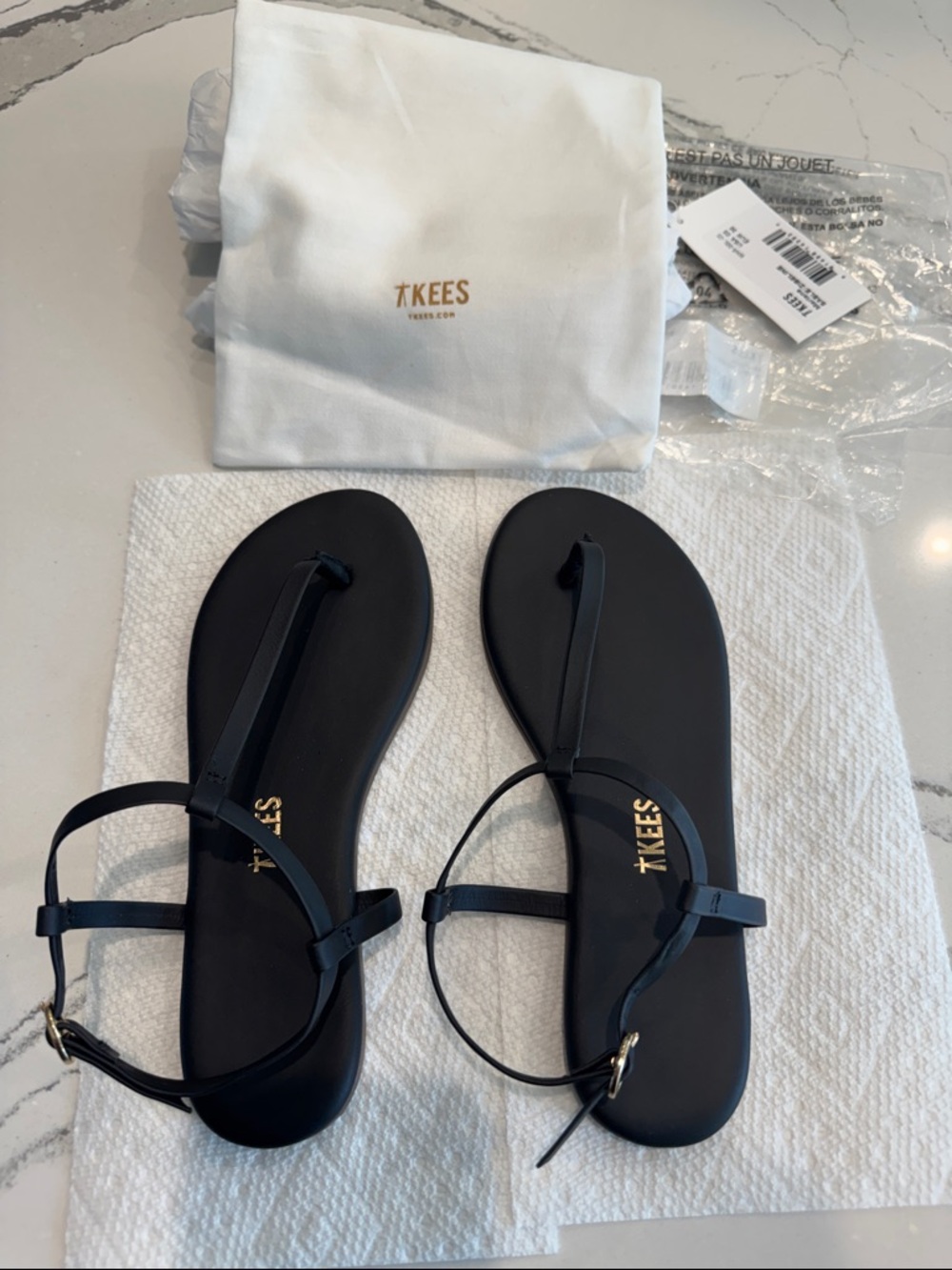 TKEES Women’s Mariana Sandals Size 5 in Black